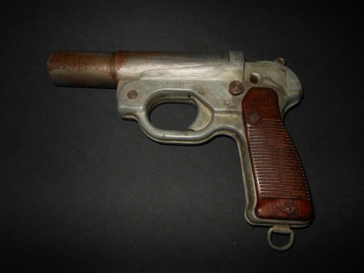 WW2 German Wehrmacht Leuchtepistole 42 – MODEL LP42 SIGNAL FLARE PISTOL #3 – EXCELLENT! — image 4