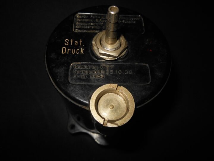 WW2 German Luftwaffe Aircraft Höhenmesser – ALTIMETER – Me109 Fw190 Ju87 – NICE! — image 8