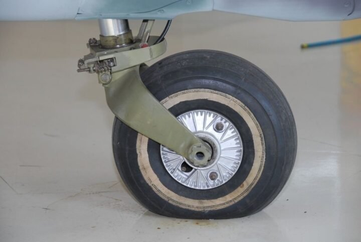 WW2 German Luftwaffe Aircraft – TAIL WHEEL & TIRE – Me109 G/K Ju87 – VERY NICE! — image 14
