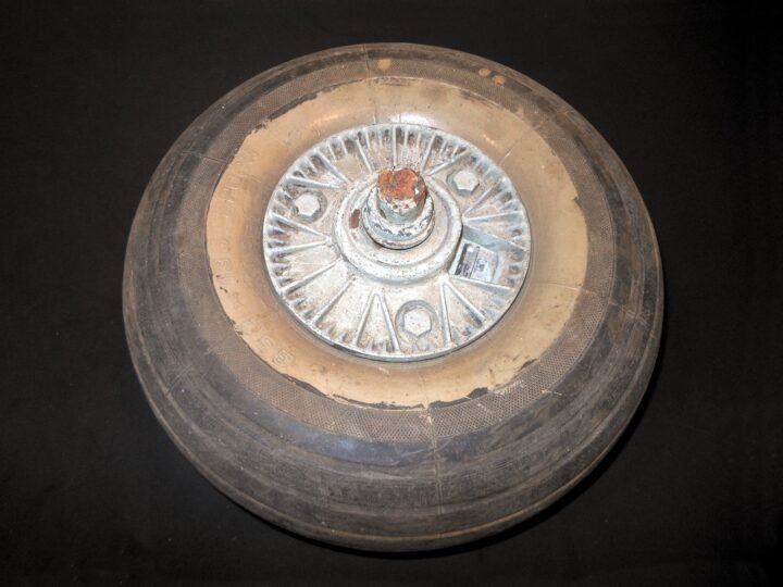 WW2 German Luftwaffe Aircraft – TAIL WHEEL & TIRE – Me109 G/K Ju87 – VERY NICE! — image 9