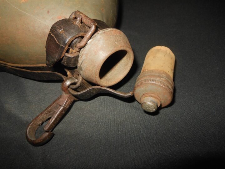 WW1 German Heer M1915 / M1917 Feldflasche – ENAMELED STEEL CANTEEN & CORK – NICE — image 6