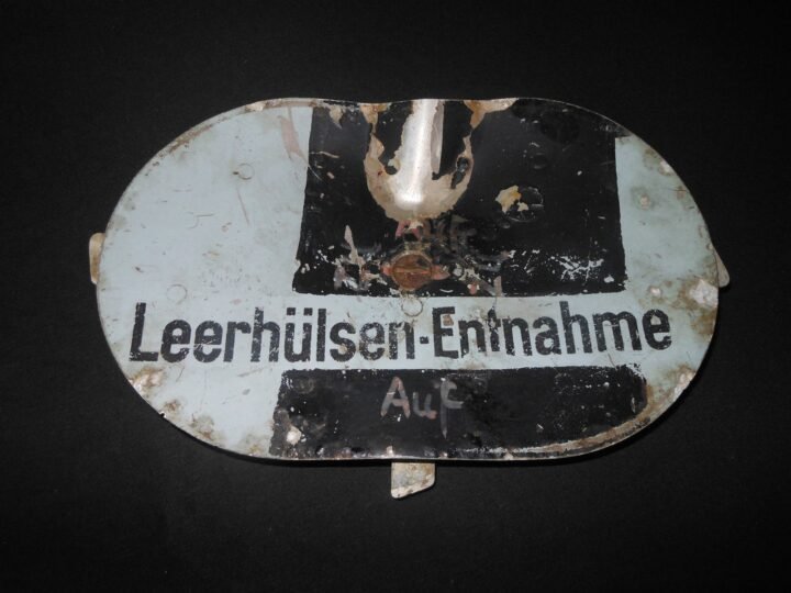 WW2 German Luftwaffe Aircraft Wartungsklappe – MG ACCESS HATCH – LATE-WAR – RARE — image 2