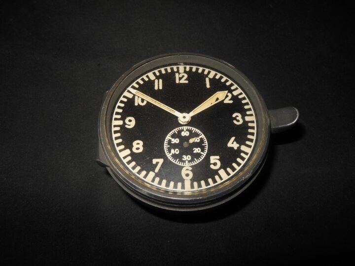 WW2 German Luftwaffe – JUNGHANS COMMUNICATION ROOM DUTY CLOCK – NICE! — image 2