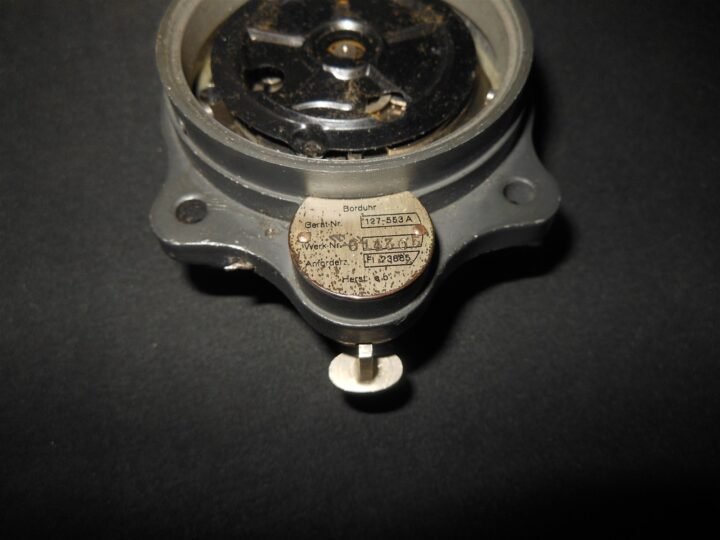 WW2 German Luftwaffe Borduhr – JUNGHANS COCKPIT CLOCK – 5th MODEL – VERY NICE! — image 9