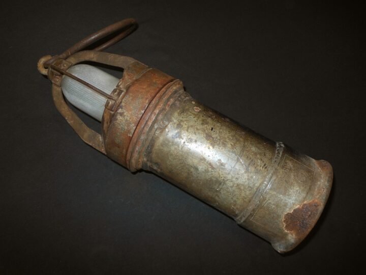 WW2 German Luftwaffe Panzerhandlampe – PANZER & AIRFIELD LAMP – NICE! — image 2