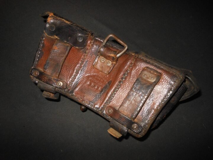 WW1 Imperial Prussian Army – GEW98 LEATHER AMMUNITION POUCH – UNIT MARKED – NICE — image 3
