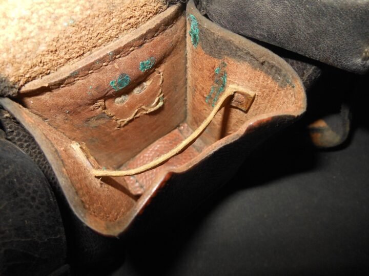 WW1 Imperial Prussian Army – GEW98 LEATHER AMMUNITION POUCH – UNIT MARKED – NICE — image 9