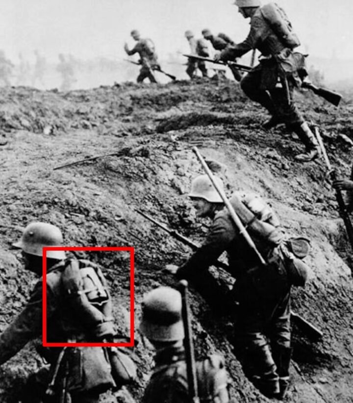 WW1 Imperial Prussian Army – ISSUE WOOL BLANKET & STRAPS – ASSAULT BACKPACK — image 16