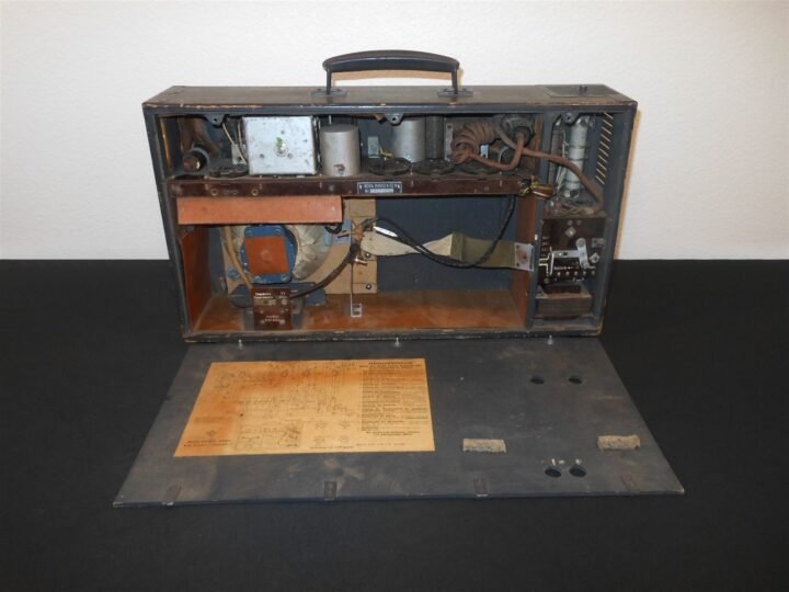 WW2 German Luftwaffen-Koffer NORA K42 N – BARRACKS & AIRFIELD RADIO – VERY NICE! — image 10