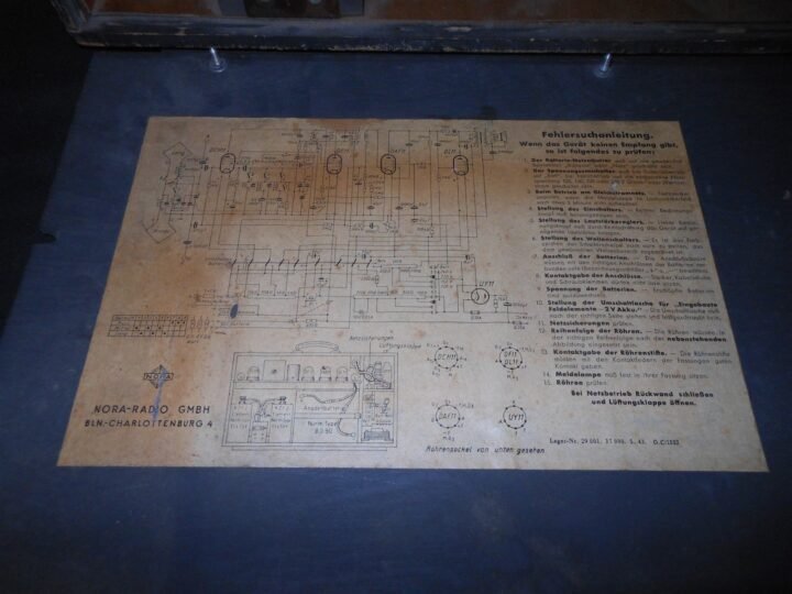 WW2 German Luftwaffen-Koffer NORA K42 N – BARRACKS & AIRFIELD RADIO – VERY NICE! — image 11