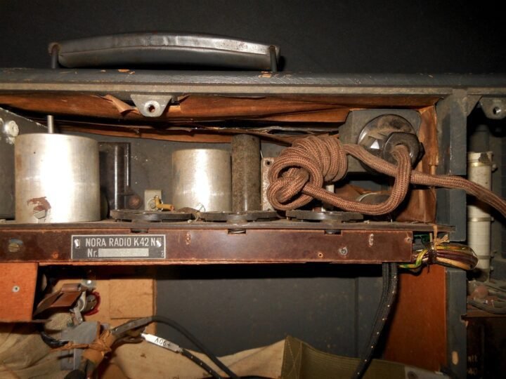 WW2 German Luftwaffen-Koffer NORA K42 N – BARRACKS & AIRFIELD RADIO – VERY NICE! — image 13