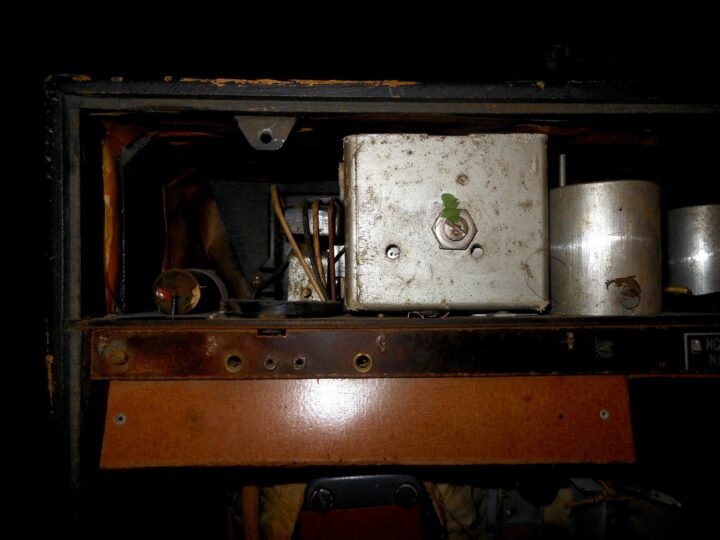 WW2 German Luftwaffen-Koffer NORA K42 N – BARRACKS & AIRFIELD RADIO – VERY NICE! — image 14