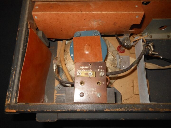 WW2 German Luftwaffen-Koffer NORA K42 N – BARRACKS & AIRFIELD RADIO – VERY NICE! — image 19