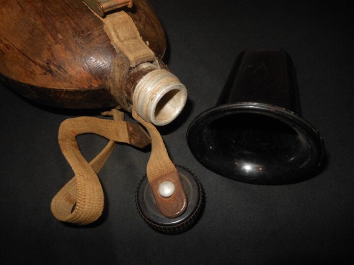 WW2 German Wehrmacht Afrika Korps – M31 TROPICAL WOOD CANTEEN – NAMED – NICE! — image 7