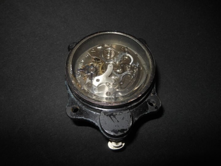 WW2 German Luftwaffe Aircraft Junghans – COCKPIT CLOCK – 1st MODEL – VERY RARE! — image 9