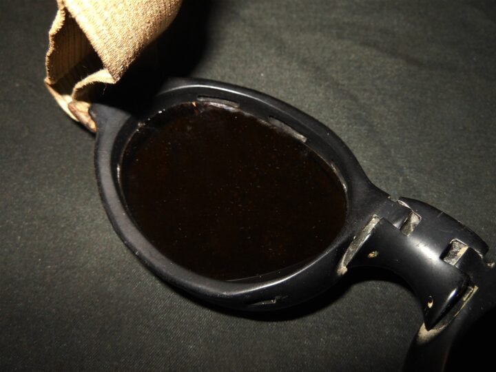 WW2 German Luftwaffe Nitsche u. Gunther – SPLINTER-PROOF PILOT GOGGLES – NOS! — image 12