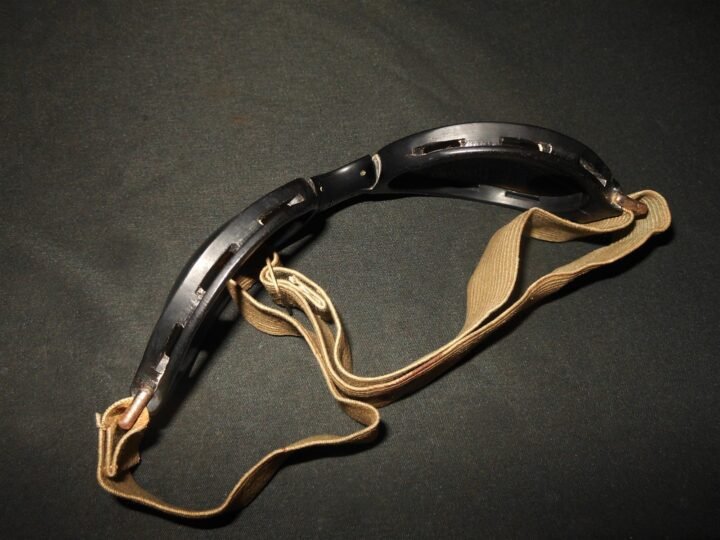 WW2 German Luftwaffe Nitsche u. Gunther – SPLINTER-PROOF PILOT GOGGLES – NOS! — image 14