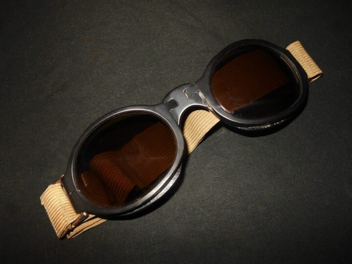 WW2 German Luftwaffe Nitsche u. Gunther – SPLINTER-PROOF PILOT GOGGLES – NOS! — image 2