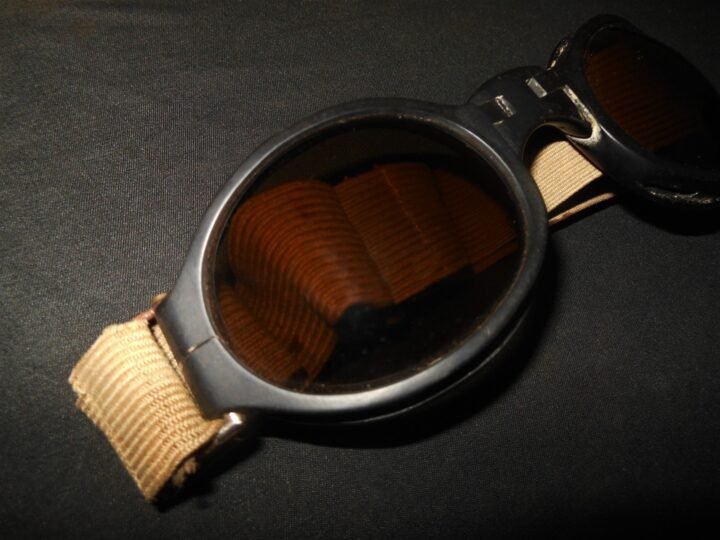 WW2 German Luftwaffe Nitsche u. Gunther – SPLINTER-PROOF PILOT GOGGLES – NOS! — image 9