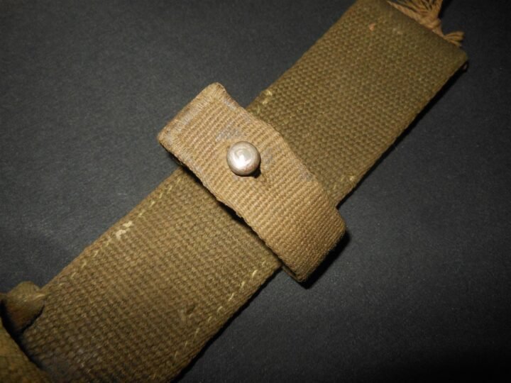 WW2German Wehrmacht K98 – TROPICAL GREEN CANVAS BAYONET FROG – RARE! — image 3