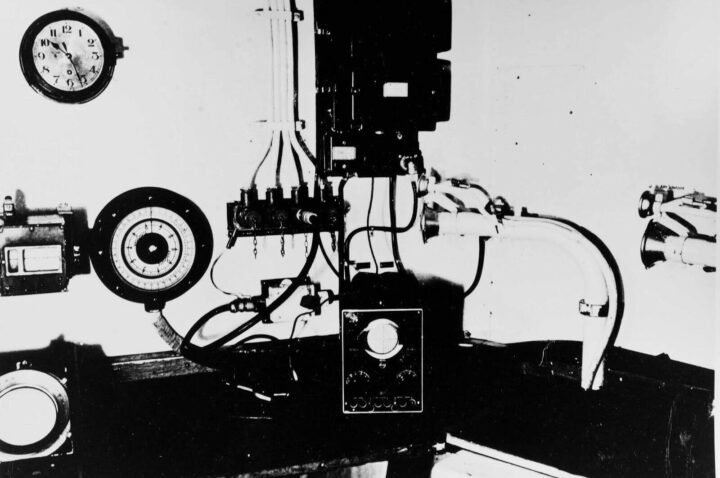 WW2 German Kriegsmarine Kieninger & Obergfell – U-BOAT & SHIP CLOCK – VERY NICE! — image 15