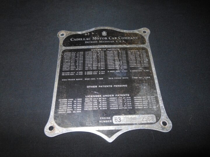 1924 Cadillac V63 – ENGINE / PATENT PLATE – CADILLAC MOTOR CO DETROIT – NICE! — image 2