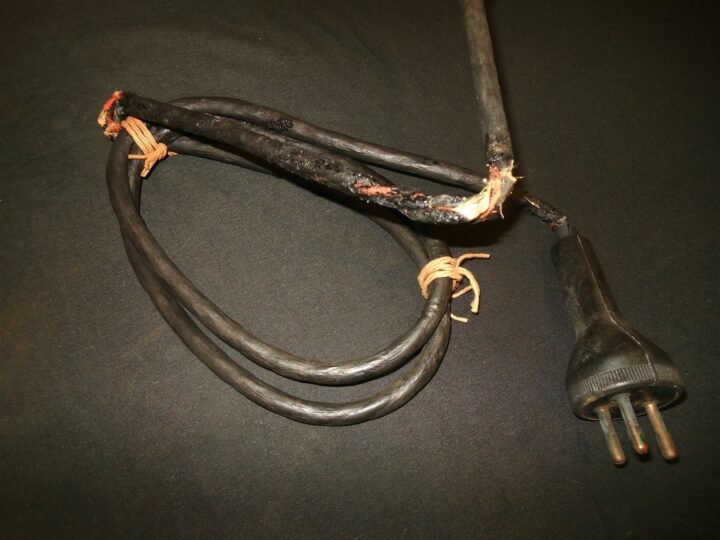 WW2 Imperial Japanese Navy – ELECTRICALLY HEATED FLIGHT JACKET – NOS – VERY RARE — image 17