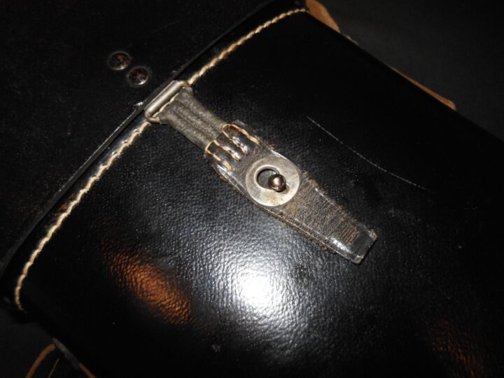 WW2 German Kriegsmarine – 7×50 TALL BINOCULAR CASE + STRAP & FILTERS – SUPERB! — image 5