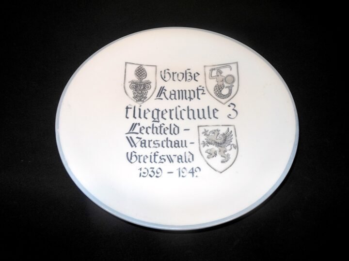 WW2 German Luftwaffe Regimentssteller – PORCELAIN PLATE – KAMPFFLIEGERSCHULE 3 — image 2
