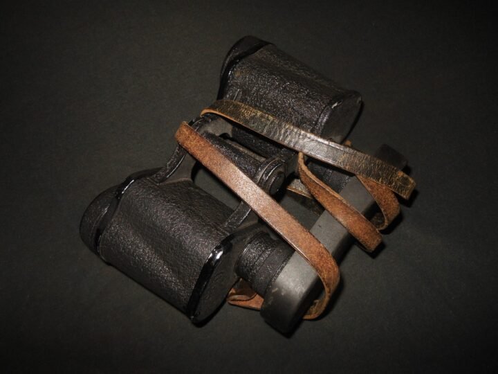 WW2 German Wehrmacht Dienstglas – 6×30 BINOCULARS – BLACK CRACKLE FINISH – RARE! — image 3