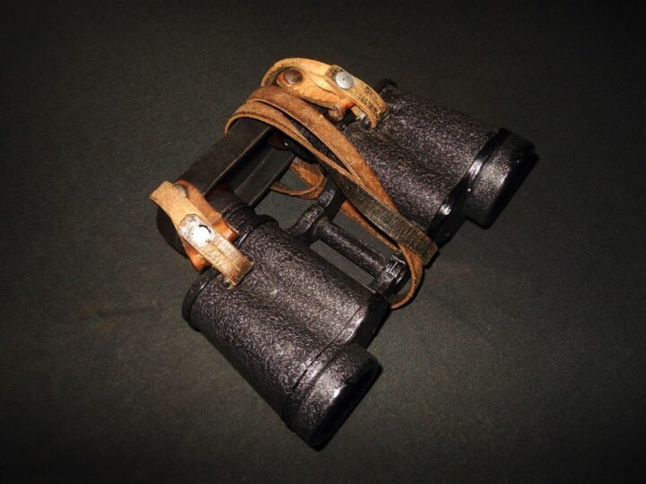 WW2 German Wehrmacht Dienstglas – 6×30 BINOCULARS – BLACK CRACKLE FINISH – RARE! — image 5