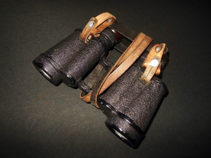 WW2 German Wehrmacht Dienstglas – 6×30 BINOCULARS – BLACK CRACKLE FINISH – RARE! — image 6