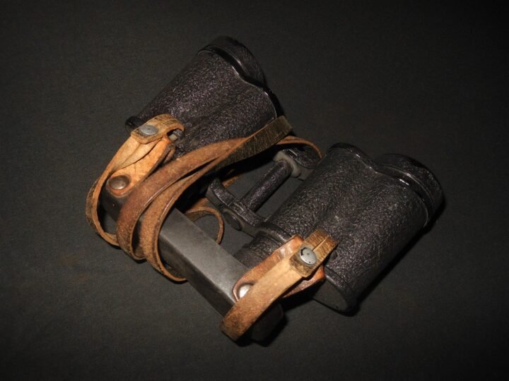 WW2 German Wehrmacht Dienstglas – 6×30 BINOCULARS – BLACK CRACKLE FINISH – RARE! — image 8