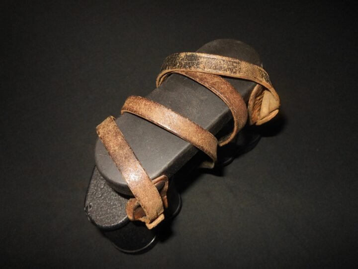 WW2 German Wehrmacht Dienstglas – 6×30 BINOCULARS – BLACK CRACKLE FINISH – RARE! — image 9