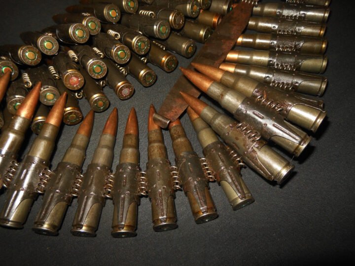 WW2 German Wehrmacht Gurt 34/41 – 7.92 S.m.E AMMUNITION BELT LINK & STARTER TAB – 150 ROUNDS – MG34 MG42 -1944 DATED – NICE! — image 2