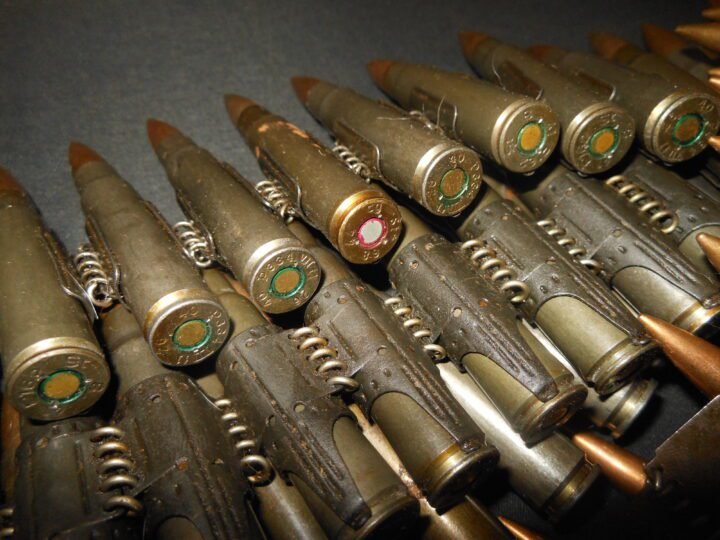 WW2 German Wehrmacht Gurt 34/41 – 7.92 S.m.E AMMUNITION BELT LINK & STARTER TAB – 150 ROUNDS – MG34 MG42 -1944 DATED – NICE! — image 3