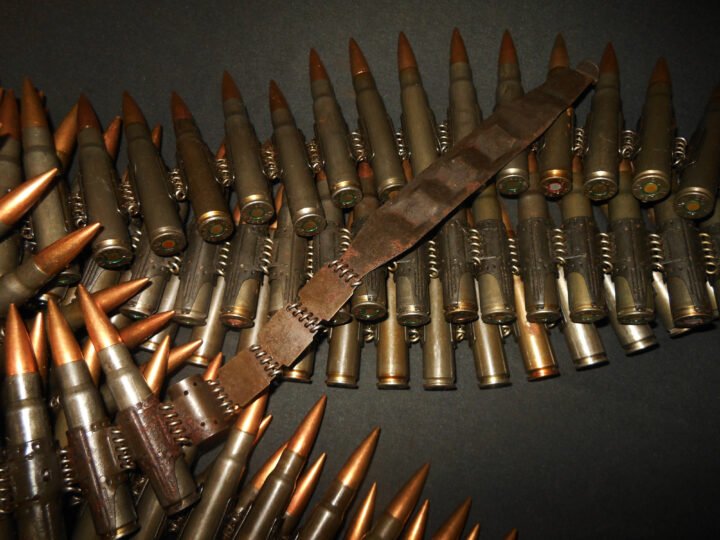 WW2 German Wehrmacht Gurt 34/41 – 7.92 S.m.E AMMUNITION BELT LINK & STARTER TAB – 150 ROUNDS – MG34 MG42 -1944 DATED – NICE! — image 4