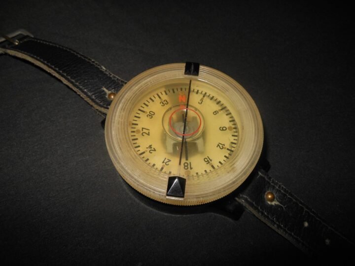 WW2 German Luftwaffe Armbandkompaß 39 – AK39 WRIST COMPASS – 2nd MODEL – NICE! — image 2