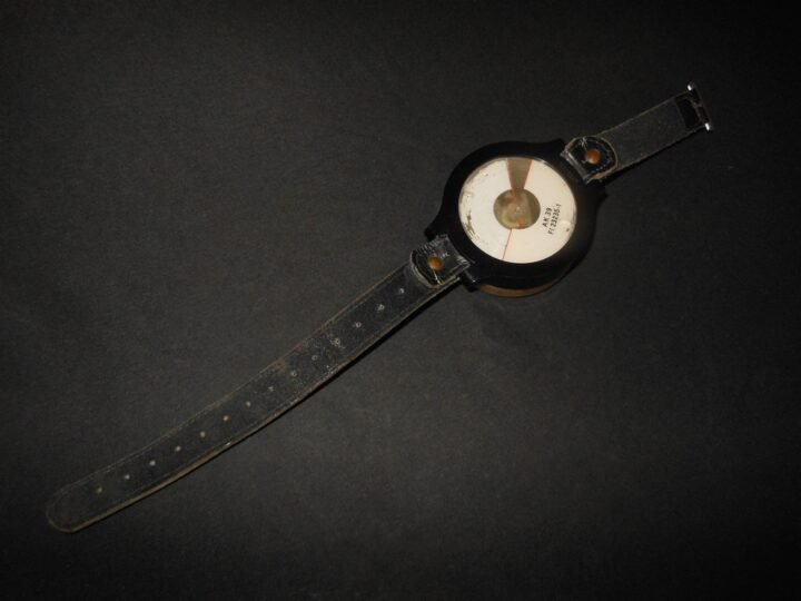 WW2 German Luftwaffe Armbandkompaß 39 – AK39 WRIST COMPASS – 2nd MODEL – NICE! — image 5