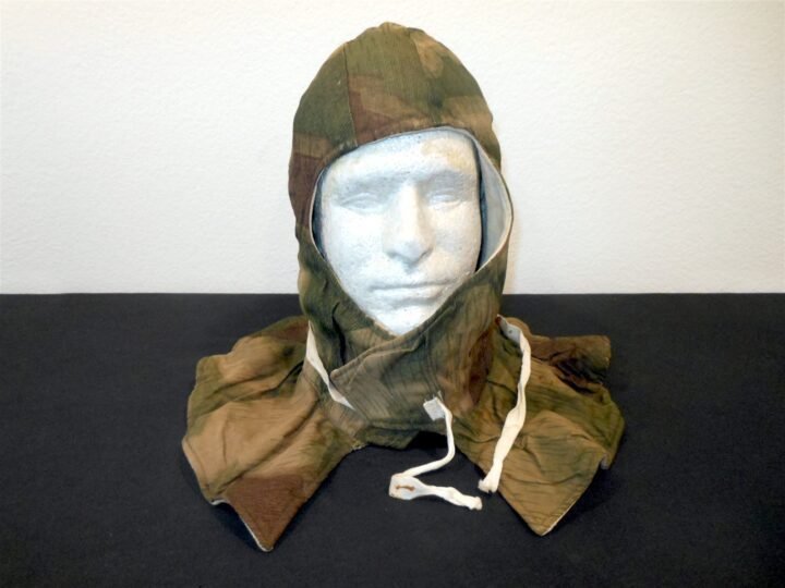 WW2 German Wehrmacht Kopfhaube – REVERSIBLE CAMOUFLAGE HOOD – SUMPFTARNMUSTER 43 — image 2