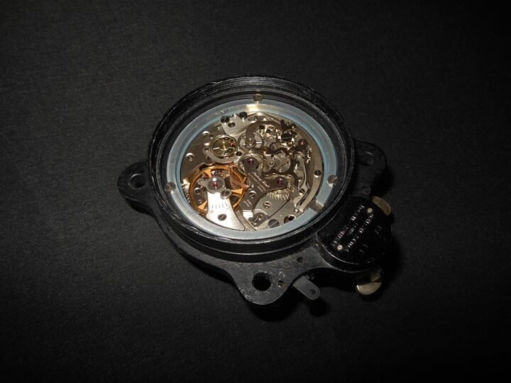 WW2 Style Swiss Aircraft Clock – MATHEY-TISSOT TYPE 12 – JUNGHANS – RARE! — image 6