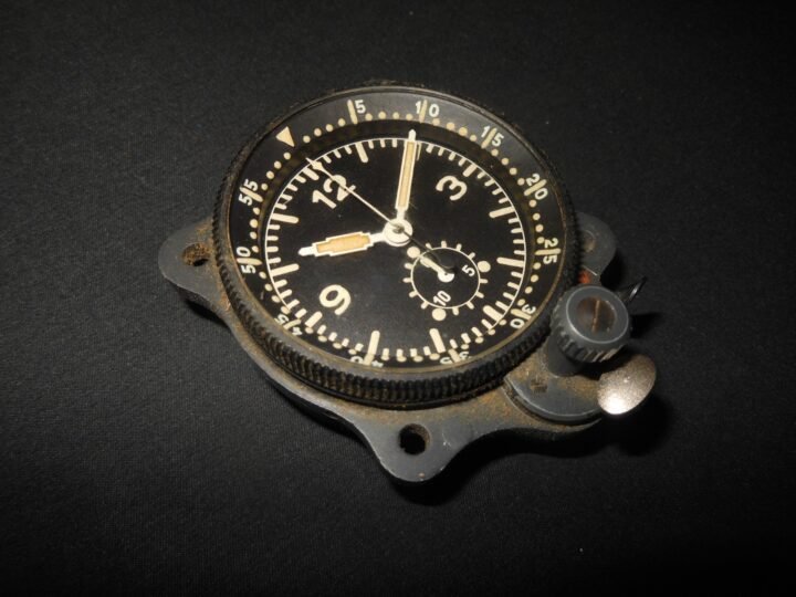 WW2 German Luftwaffe Borduhr – JUNGHANS COCKPIT CLOCK – 5th MODEL – BOXED! — image 3