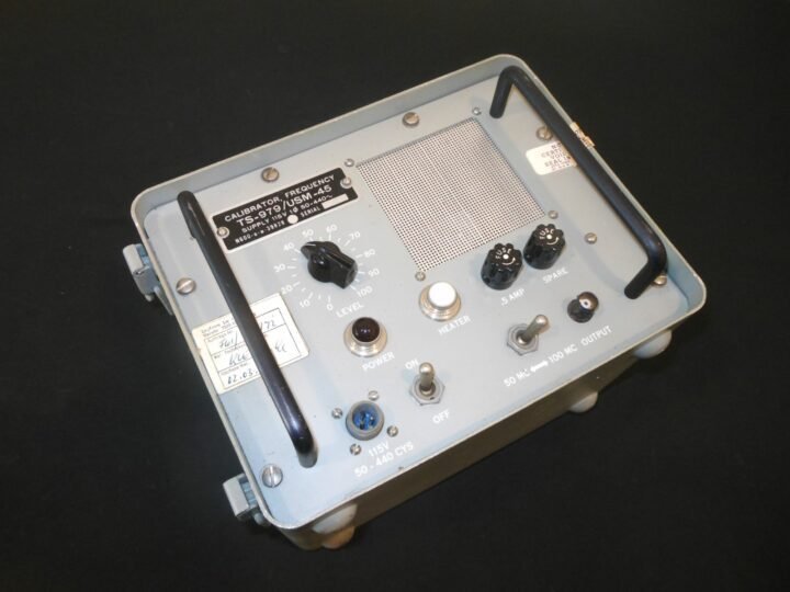 US Army / Navy – AAN / USM-45 RADIO FREQUENCY CALIBRATOR – TS-979 – VERY NICE! — image 2
