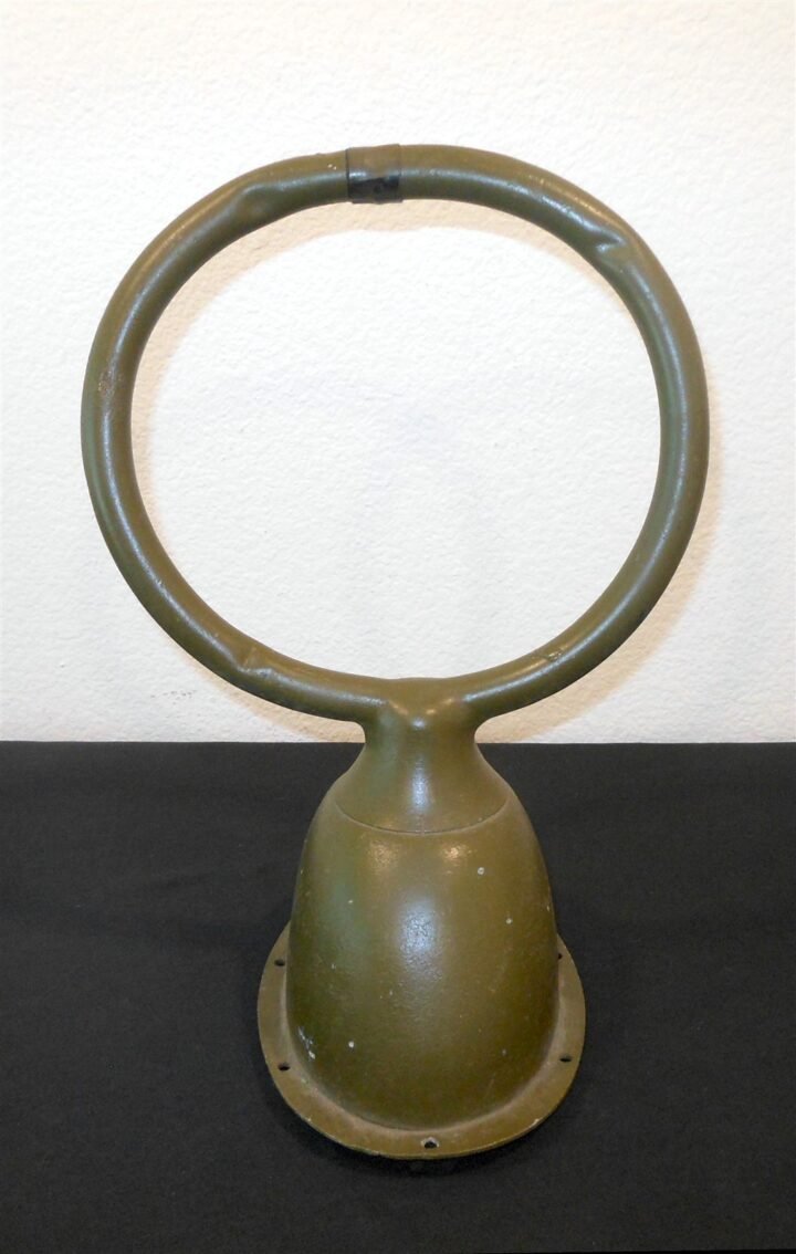 WW2 US Army Aircraft – BENDIX RADIO LOOP ANTENNA – MN-20D – B-17 B-25 C-47 — image 2