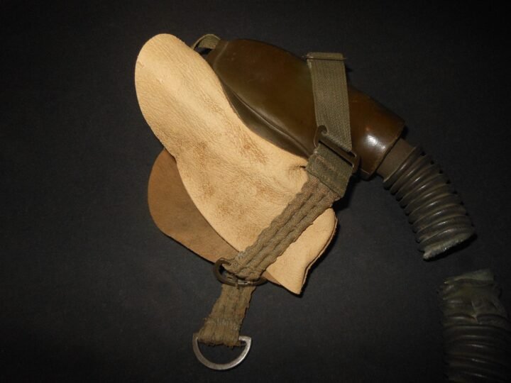 WW2 German Luftwaffe Sauerstoffmaske – 1067 / HM51 PILOT OXYGEN MASK – RARE! — image 2