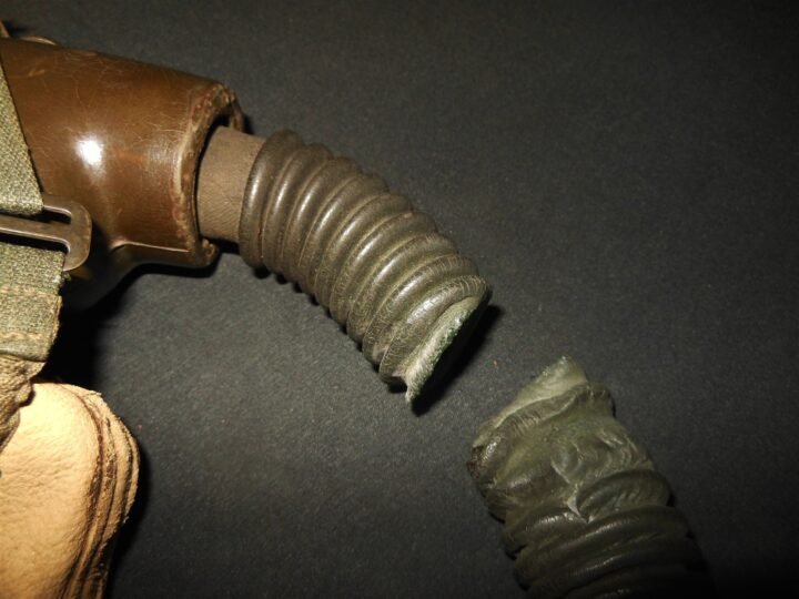WW2 German Luftwaffe Sauerstoffmaske – 1067 / HM51 PILOT OXYGEN MASK – RARE! — image 4