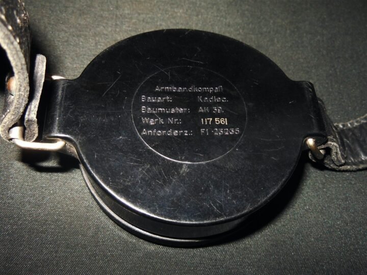 WW2 German Luftwaffe Armkompaß – AK39 WRIST COMPASS – 1ST MODEL – UNISSUED! — image 6