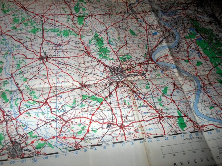 WW2 British War Office Army – 1:100,000 TOPOGRAPHICAL MAP – ESSEN – 1944 – NICE! — image 9
