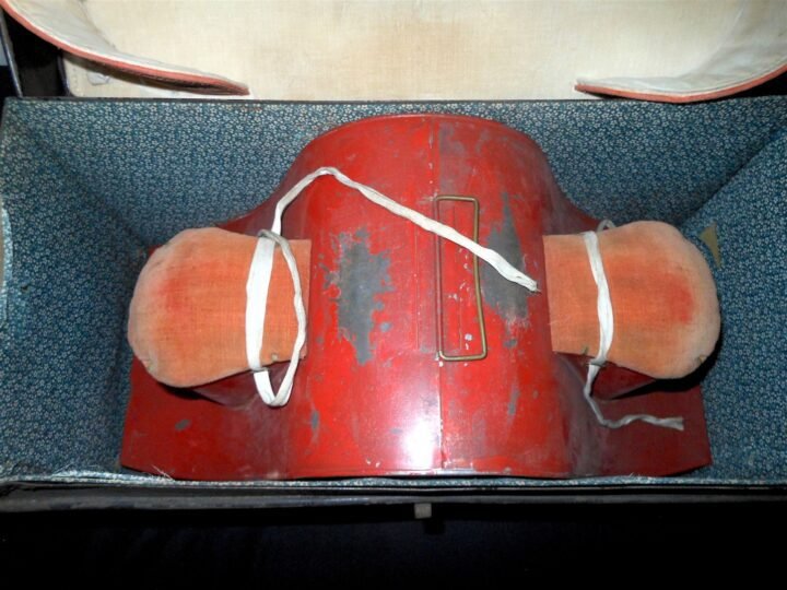 WW2 Imperial Japanese Army / Navy – OFFICER EPAULETTE TRANSPORT BOX – RARE! — image 6