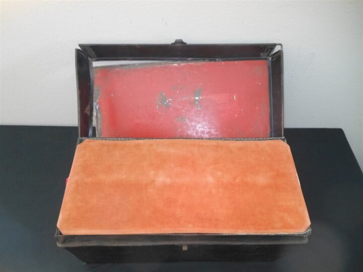 WW2 Imperial Japanese Army / Navy – OFFICER EPAULETTE TRANSPORT BOX – RARE! — image 9